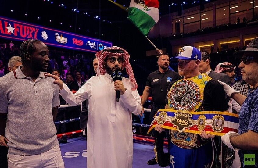 السعودية البطل الأصهب كانيلو يستعيد لقب بطل العالم المطلق للملاكمة للوزن المتوسط