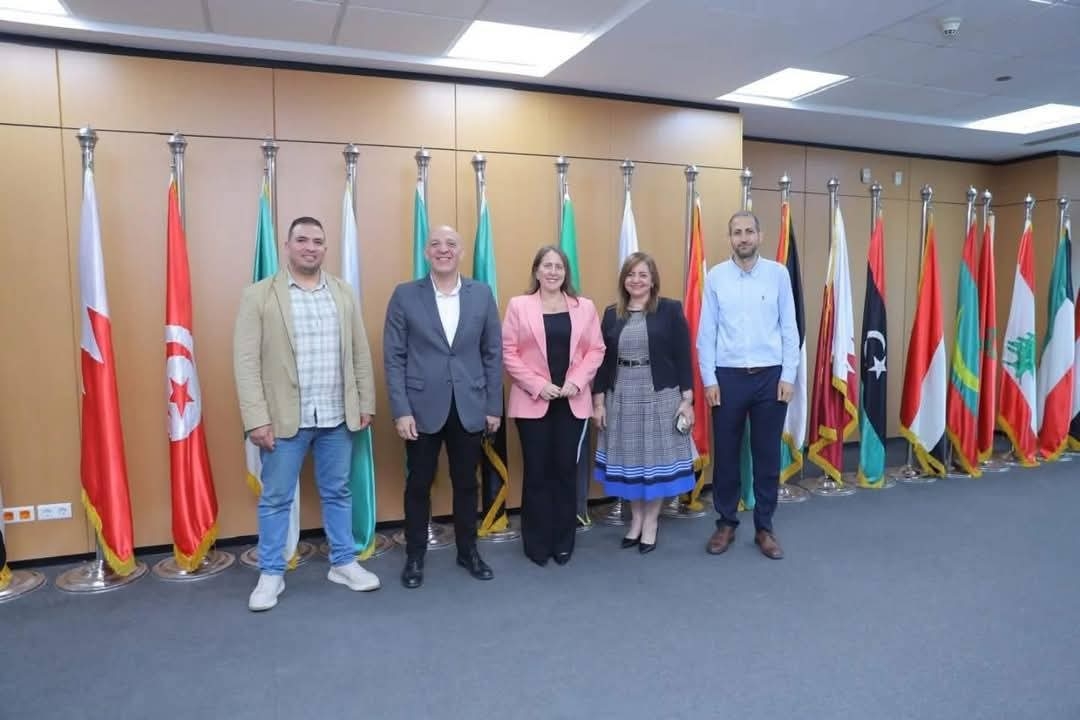 الأكاديمية العربية تستضيف المبتكرين في 'تحدي الإتصال' وتدعم التحول الرقمي بالقرية الذكية