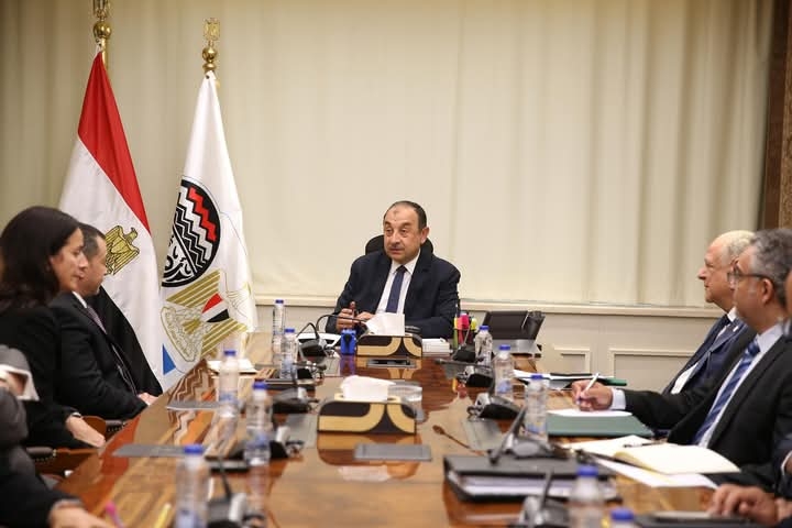 وزير قطاع الأعمال العام يلتقي وفدًا من 'بريتش بتروليوم'