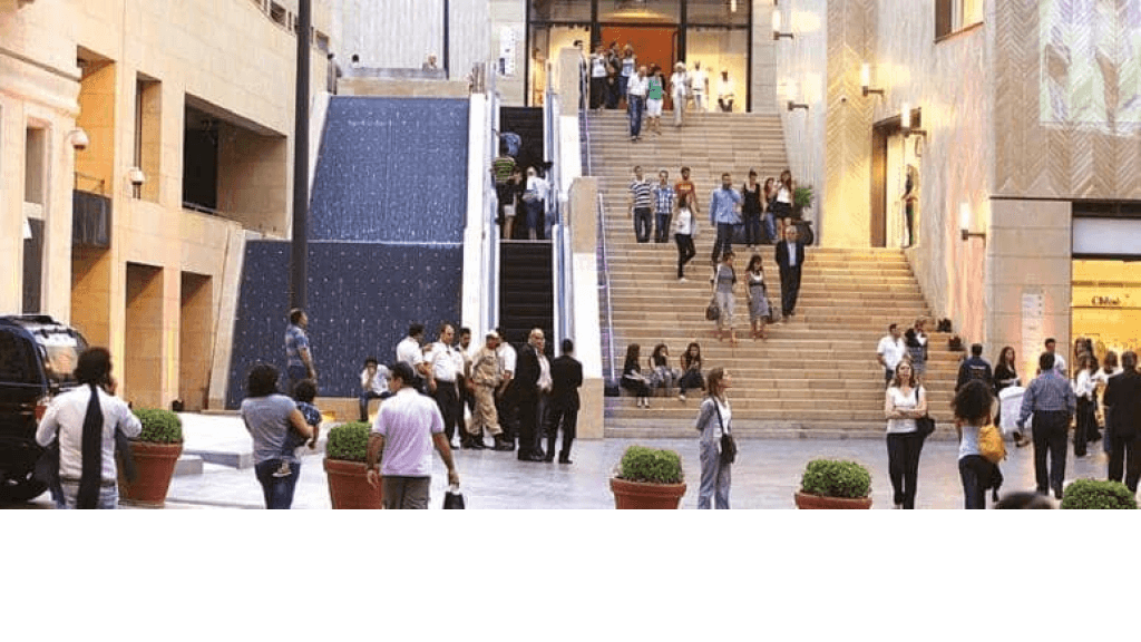 الأسواق اللبنانية على خط التوتر… جمود تجاري وموسم صيفي مهدّد