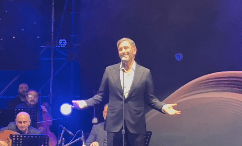 كاظم… اشتعل الرأس شيبًا، لكن الصوت جوهر!