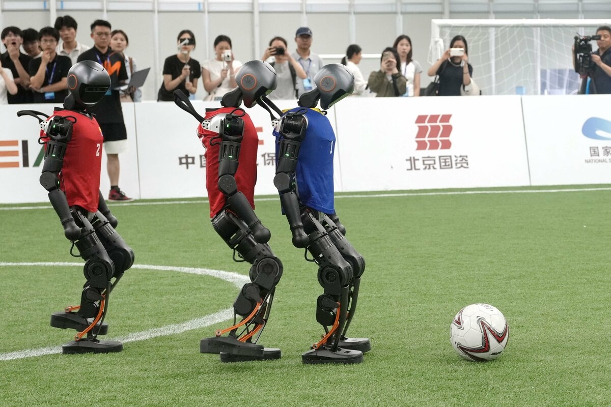 China offers media preview of robot games to be held in mid-Aug.