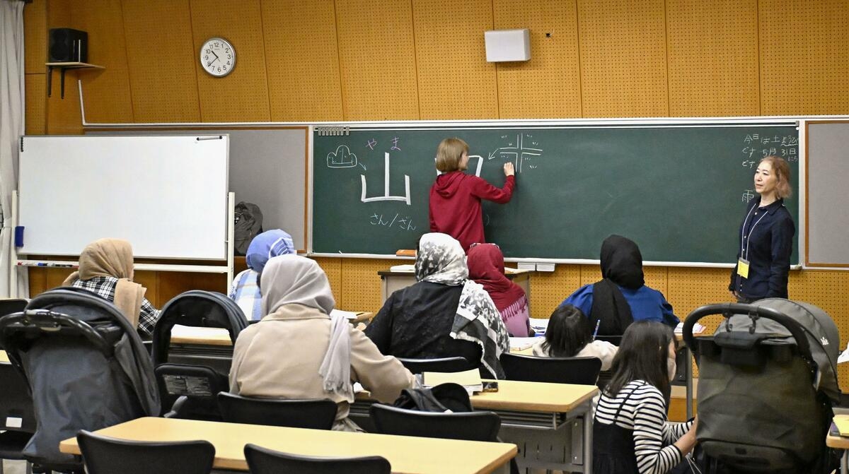 FEATURE: Afghan moms smashing Japan's language barrier for sake of kids