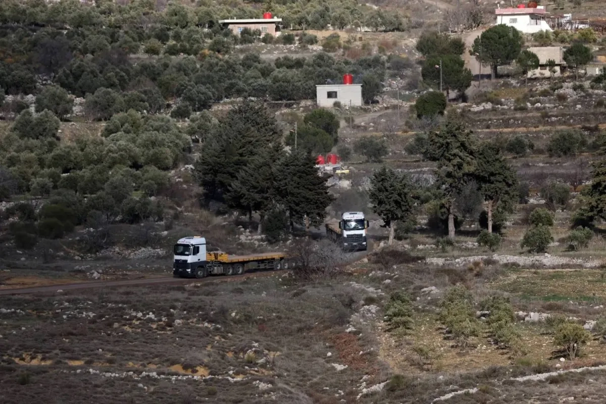 Israel Transfers Military Equipment, Winter Quarters to its Forces in Syria