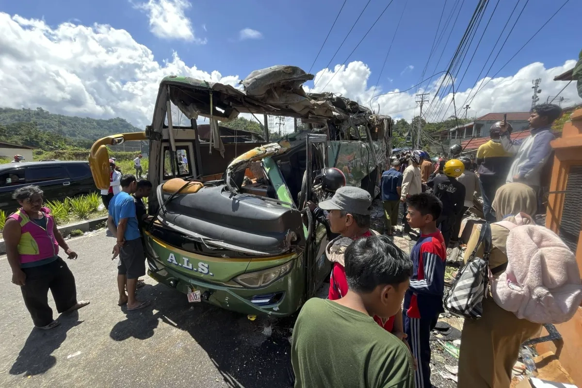 At Least 12 Dead in Indonesia Bus Crash