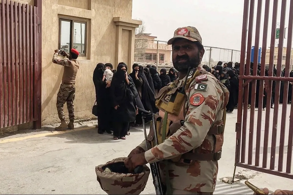 Pakistan Fears Militants Will Thrive on Restive Border if Iran Destabilized