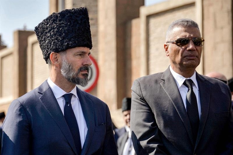 Aga Khan V succeeds father as head of Ismailis - International
