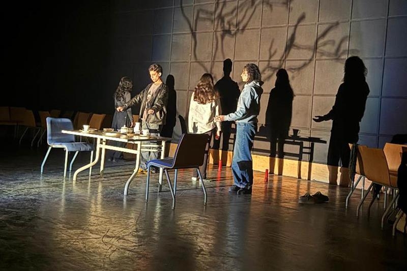 Da Zanbokom play at the American University in Cairo is not to be missed - Theater - Al-Ahram Weekly
