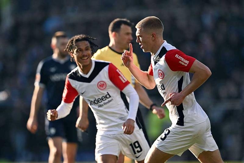 Frankfurt beat Bochum to tighten grip on top four spot - World