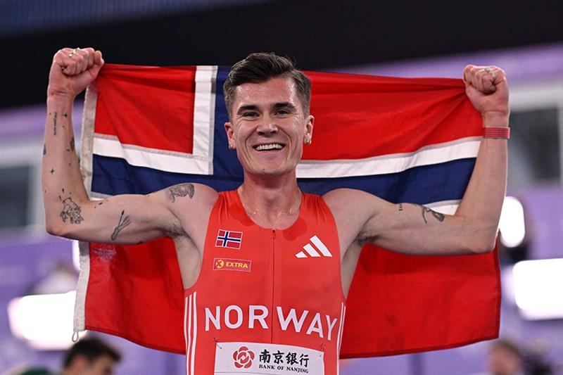 Ingebrigtsen wins 3,000m gold to keep world indoor double bid alive - Omni sports