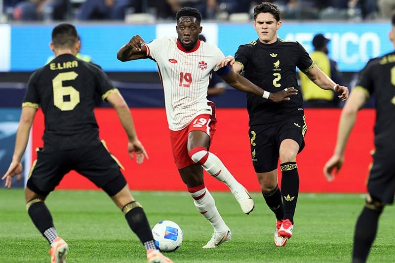 Bayern chief slams Canada Soccer again over Davies injury - World
