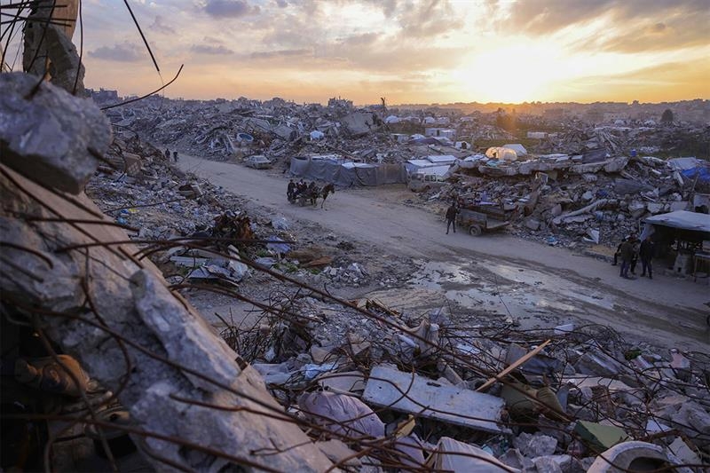Hamas welcomes Egypt's Gaza reconstruction plan, calls for ensuring its success - War on Gaza