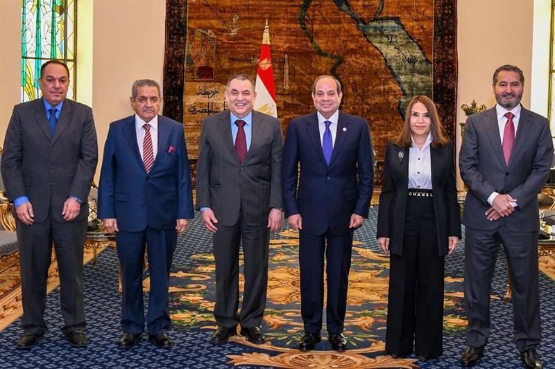 El-Sisi stresses businessmen role in boosting Egypt-Kuwait cooperation - Economy