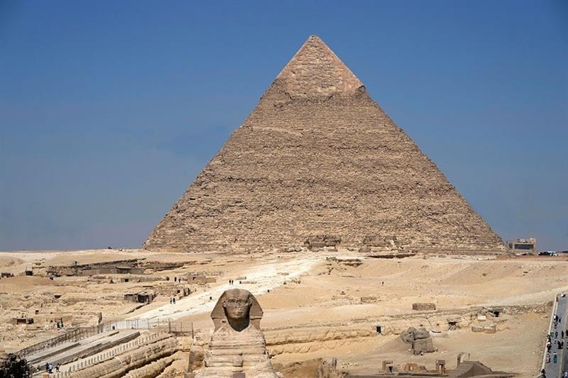 Pyramids' new entrance trial faces backlash despite record number of visitors - Tourism