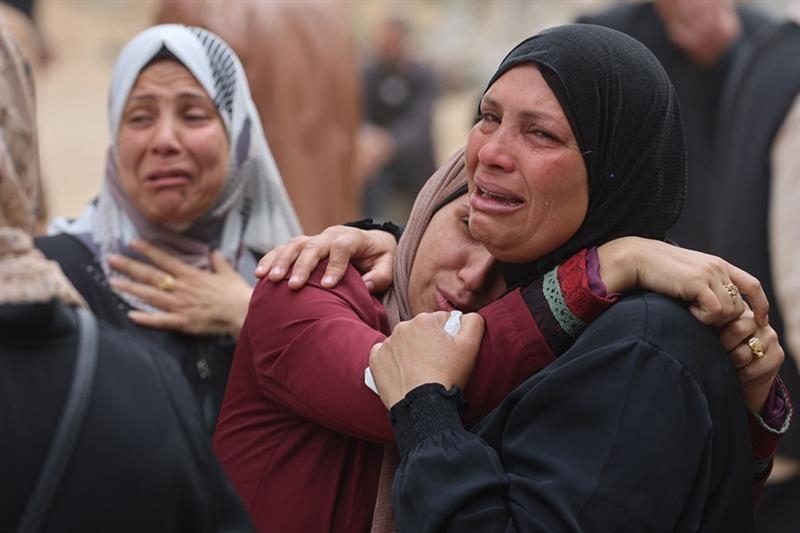 Israeli strike on Gaza tent kills five from same family: Rescuers, relatives - War on Gaza