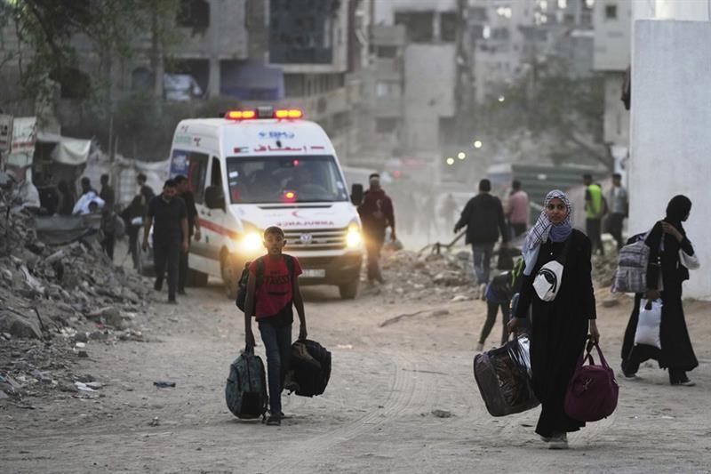 Two of the last functioning hospitals in Gaza encircled by Israeli forces