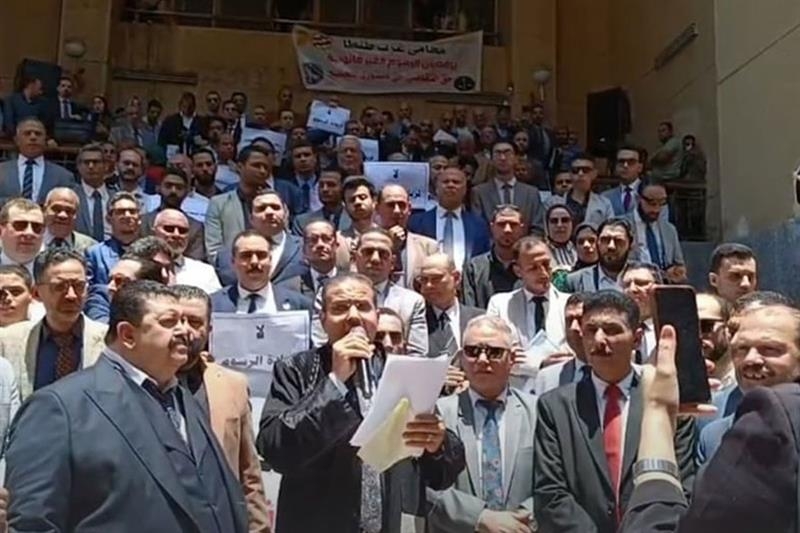 Lawyers protest against judicial fees hike Thursday - Courts & Law