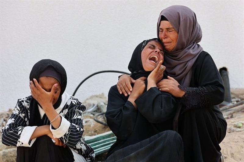 Israel kills 22 Palestinians across Gaza, including 16 near aid centres - War on Gaza