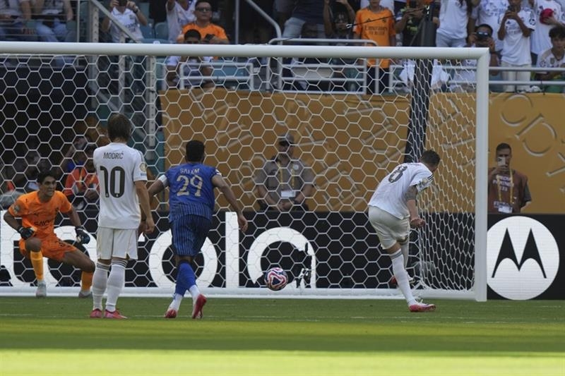 Real Madrid held by Al-Hilal in Alsonso's debut