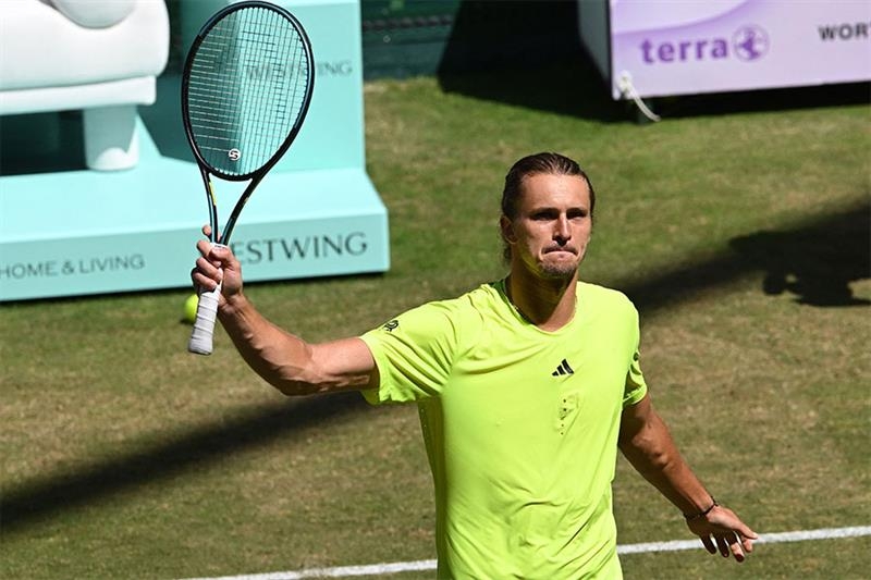 Tennis: Zverev battles into Halle semis, joined by Medvedev - Omni sports