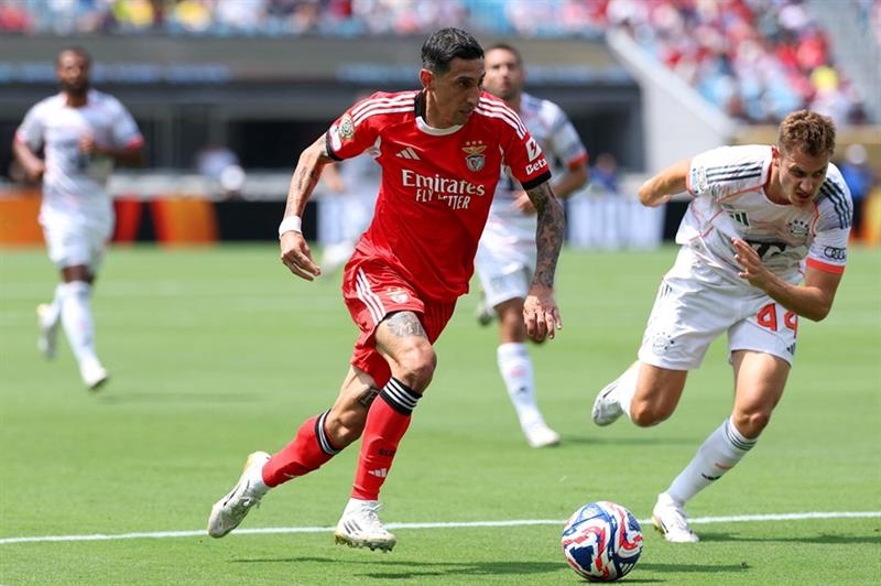 Benfica beat Bayern to top group C