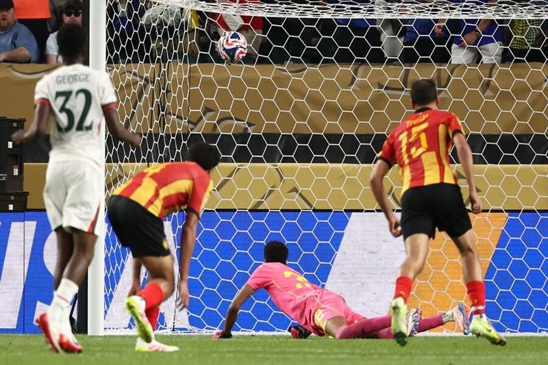 Chelsea east past Esperance and into Club World Cup last 16