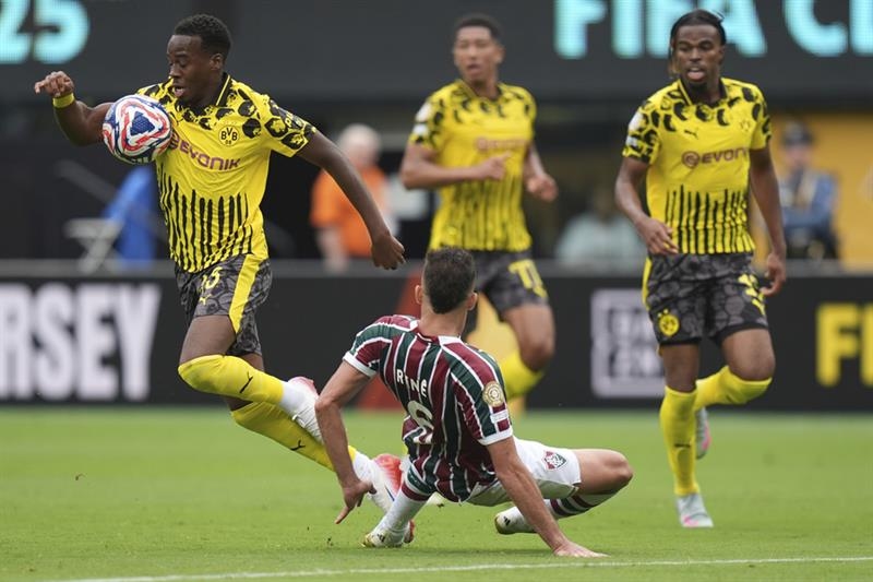 Chelsea agree deal for Dortmund's Gittens: Reports