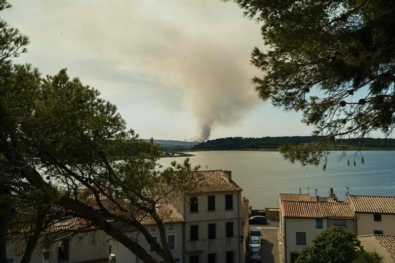 Fires break out and most of France put on heatwave alert - International