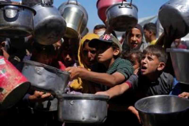 US-Israeli backed Gaza aid centres to close temporarily after Israel kills 27 Palestinians - War on Gaza