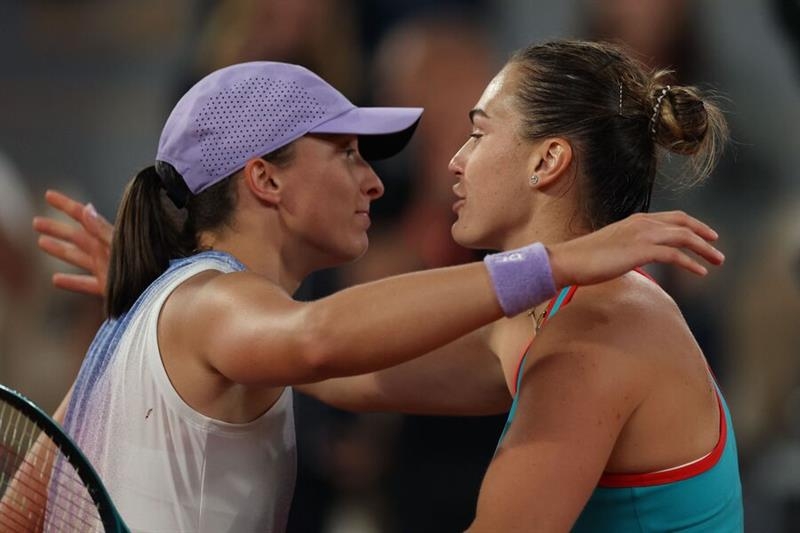 Tennis: Sabalenka dethrones Swiatek to reach first French Open final - Omni sports