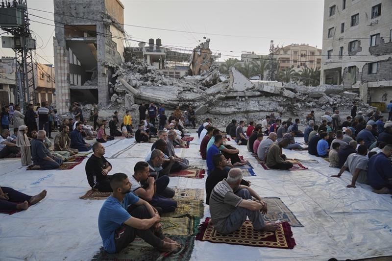 Eid begins in Gaza with outdoor prayers amongst ruins and food growing ever scarcer - War on Gaza