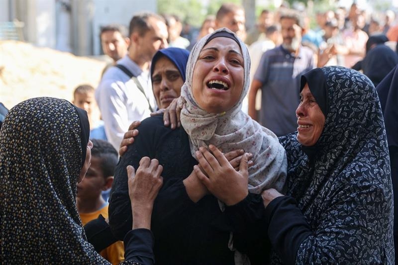 Israeli strikes kill 66 in Gaza with children outside clinic among dead - War on Gaza