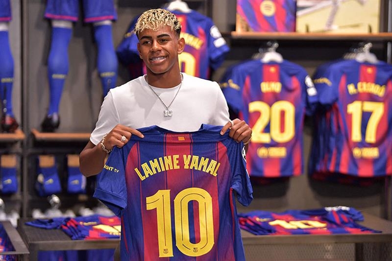Yamal takes iconic Barcelona number 10 shirt - World