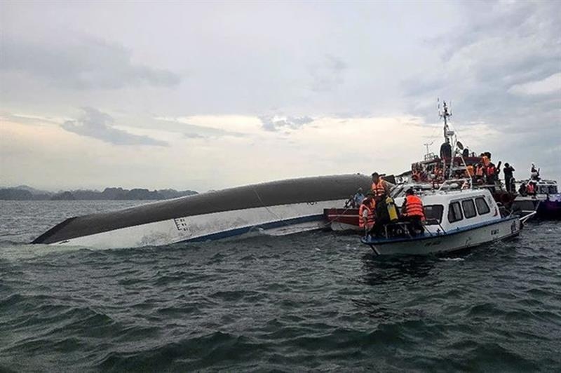 Dozens dead in Vietnam after Ha Long Bay tourist ferry sinks - International