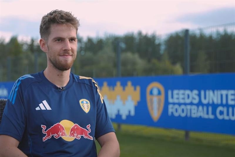 Promoted Leeds signs former Germany midfielder Anton Stach from Hoffenheim - World