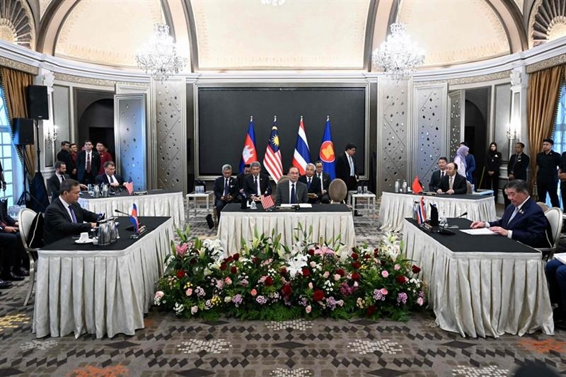 Cambodian and Thai leaders hold ceasefire talks in Malaysia as border violence enters fifth day - International