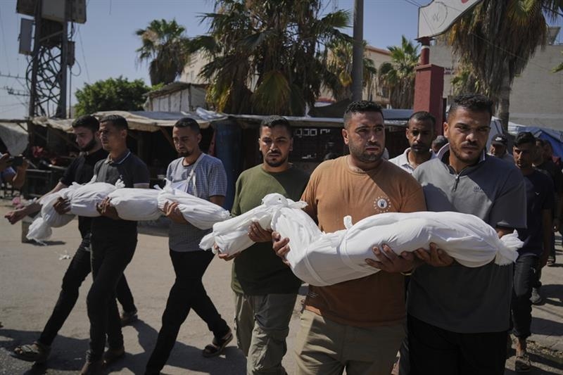 Israeli forces kill 94 Palestinians in Gaza with 45 waiting for aid - War on Gaza