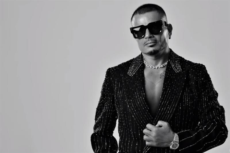 Amr Diab ignites summer with new album Ebtadena - Music - Arts & Culture