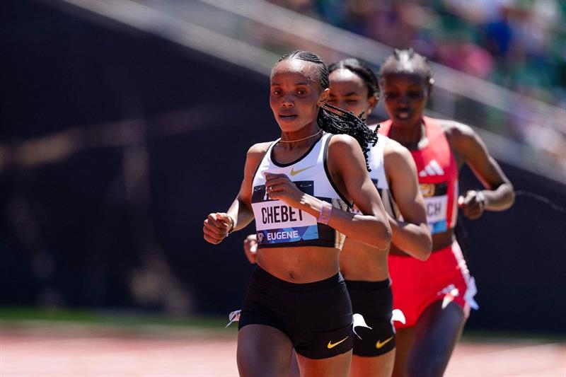 Athletics: Kenyans Chebet, Kipyegon light up Eugene Diamond League with world records - Omni sports