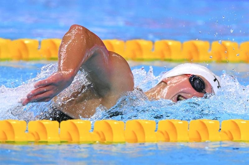 Swimming: McIntosh, Ledecky set up 800m world title showdown - Omni sports