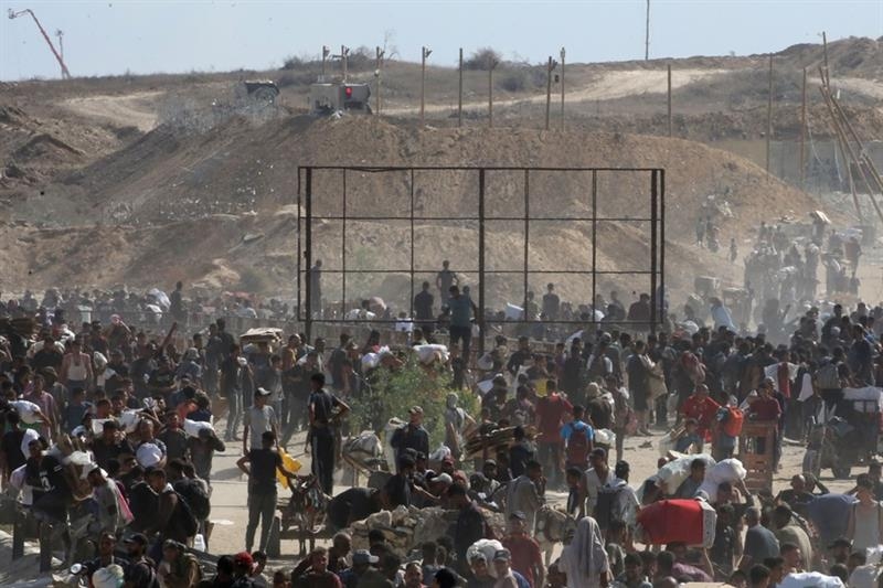 Israel killings of Palestinians at Gaza GHF aid sites amount to war crimes: HRW - War on Gaza
