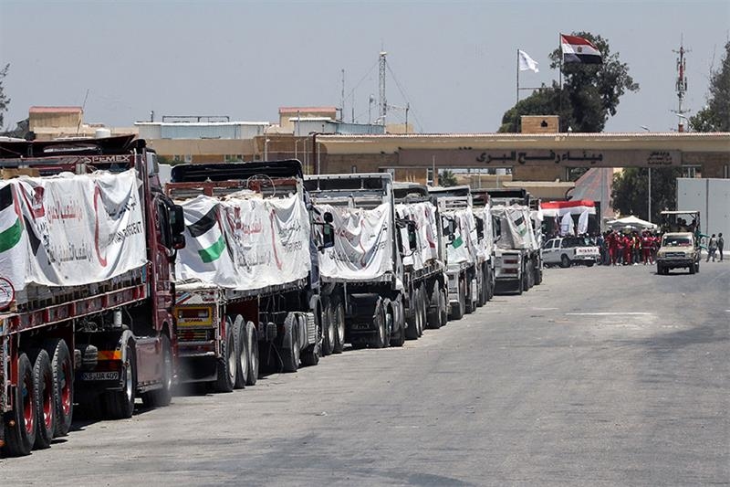 Egypt's 11th aid convoy dispatched to Gaza, carrying fuel