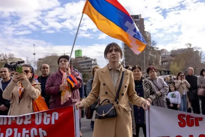 Armenians caught between hope and distrust after accord with Azerbaijan - International