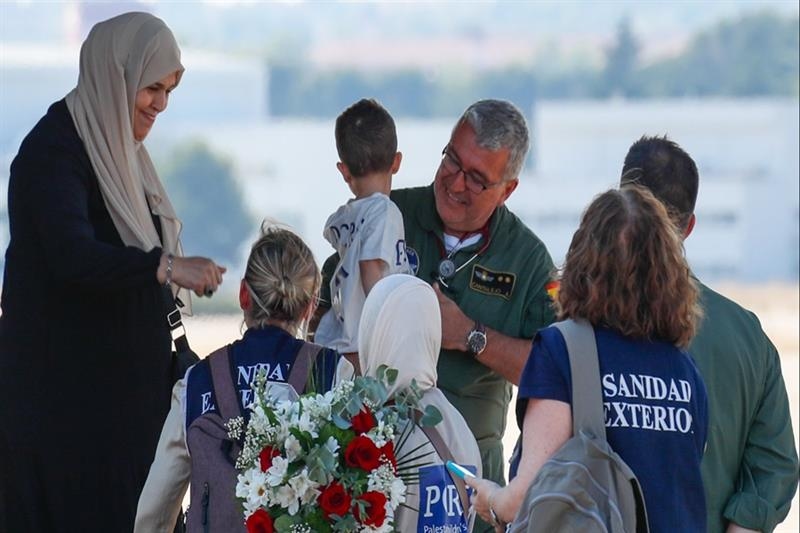 Spain evacuates 44 wounded or ill children from Gaza - War on Gaza