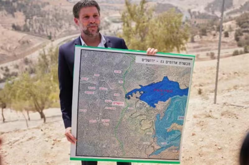 Israel approves settlement project that could divide West Bank
