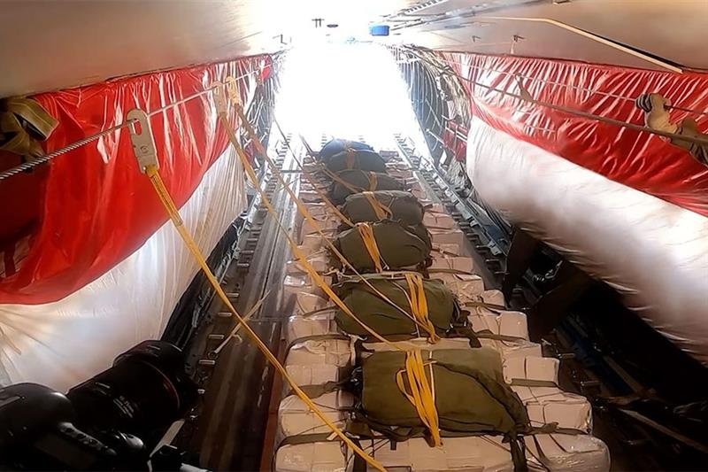 In Photos: 9 Egyptian military planes airdrop tons of food in Gaza: Army spox - Foreign Affairs