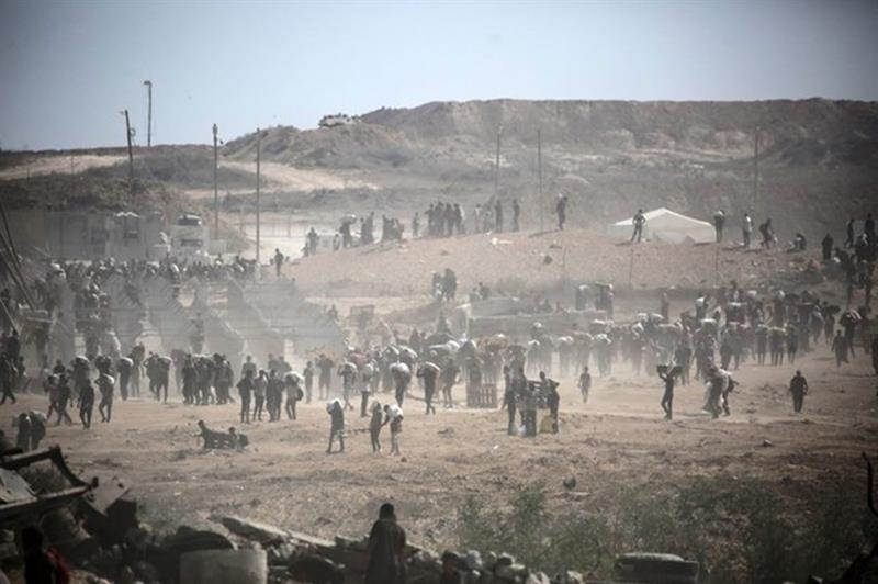 Chaos, gangs, Israeli gunfire: Gaza aid fails to reach most needy: AFP report - War on Gaza