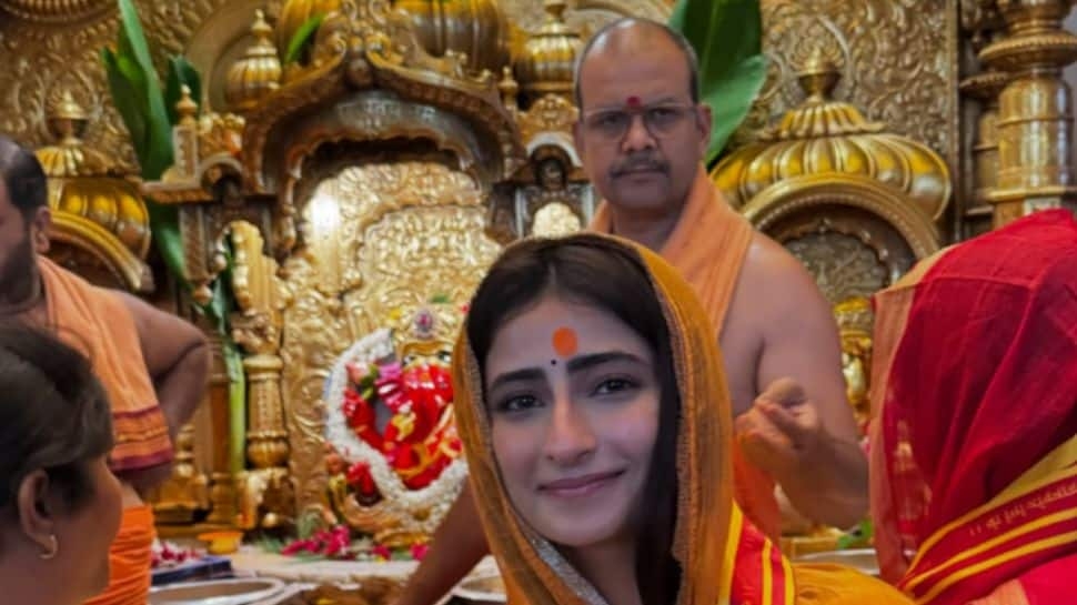 Palak Tiwari Visits Siddhivinayak Temple, Seeks Bappas Blessings After ‘The Bhootnii' Release