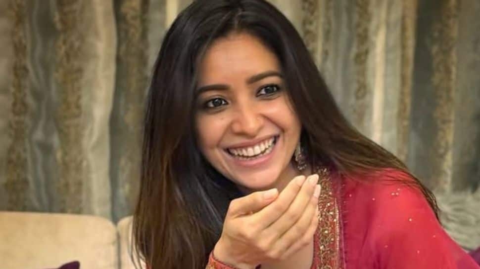 Feeling Heavy': Asha Negi Opens Up About Emotional Struggles Amid Indo-Pak Tensions