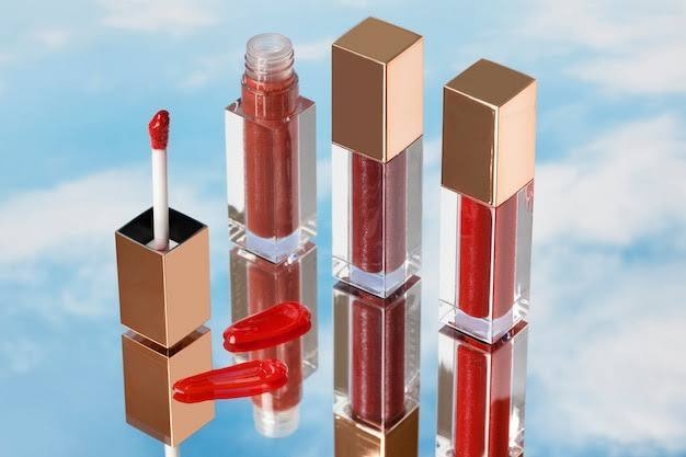 4 Affordable Lip Glosses Under ₹800 That Shine Without the Stickiness
